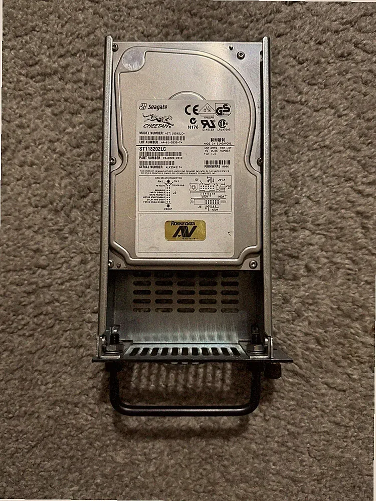 Seagate Cheetah ST118202LC 18.2GB 10K rpm 80pin SCSI HDD Hard Drive With Tray